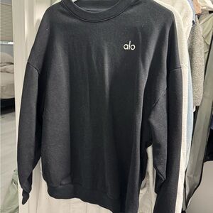 ALO Yoga Men's Classic Black Crewneck Sweater